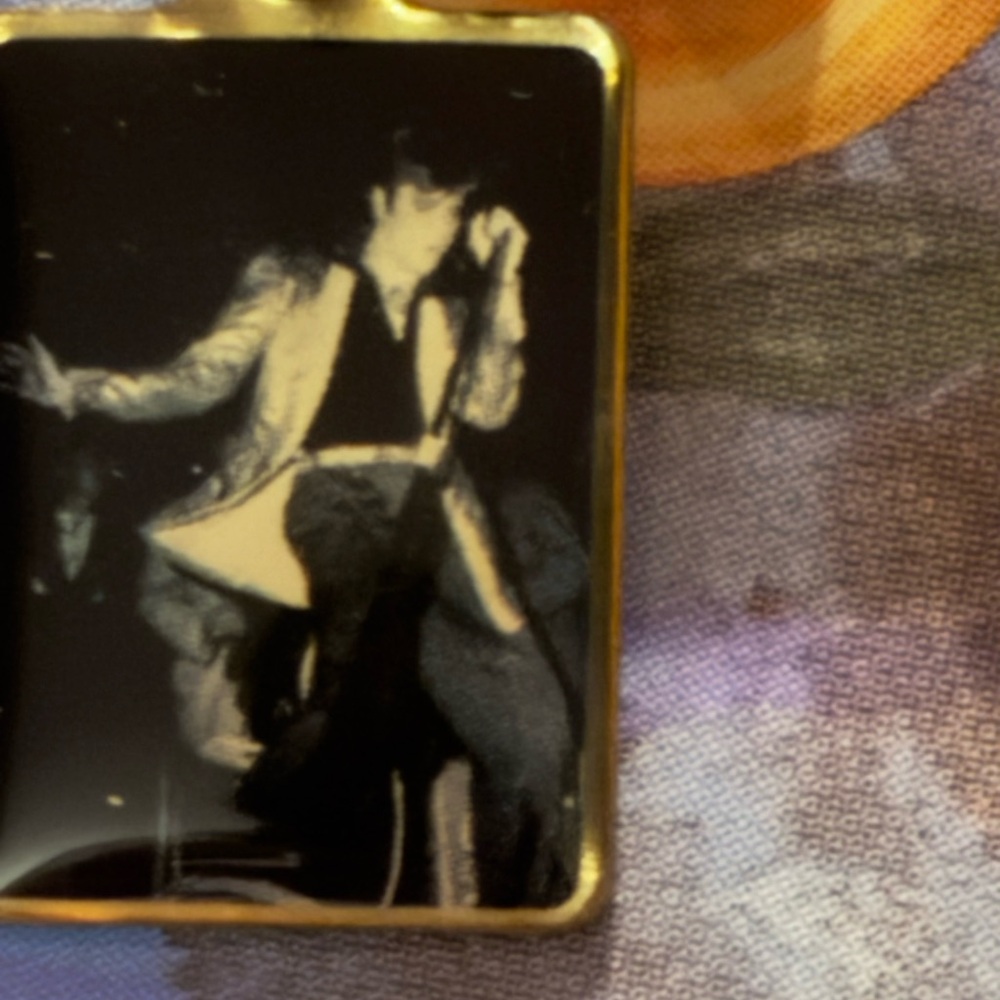 Graceland Mansion Multi Charm Dangle Magnet - Picture 6 of 9